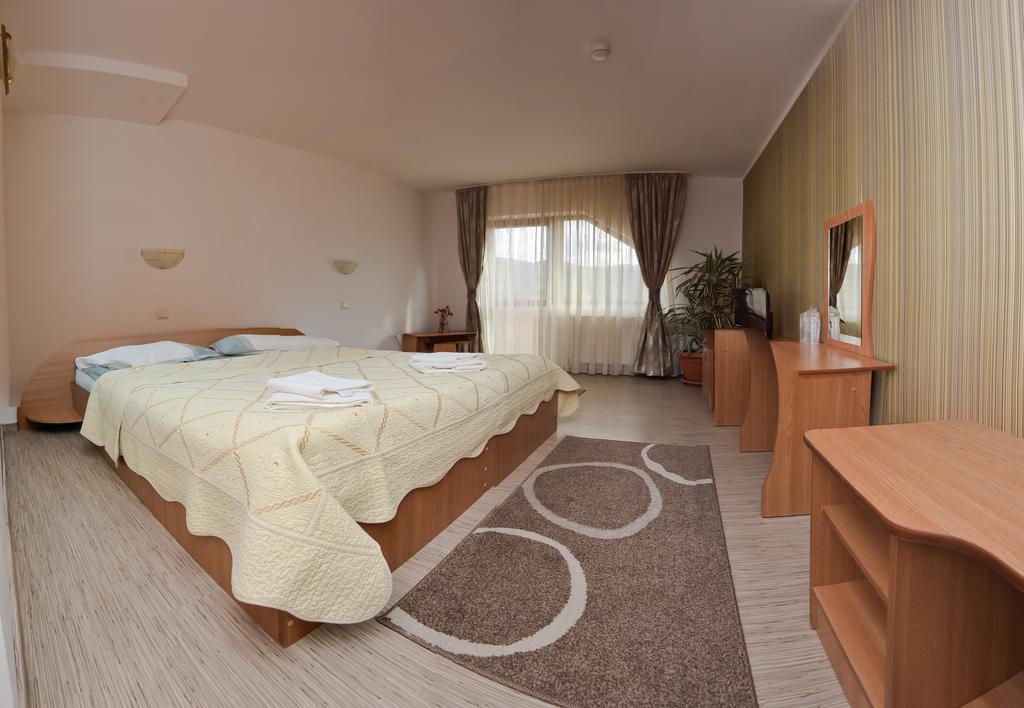 Pensiunea Moldova Piatra Neamt Exterior photo